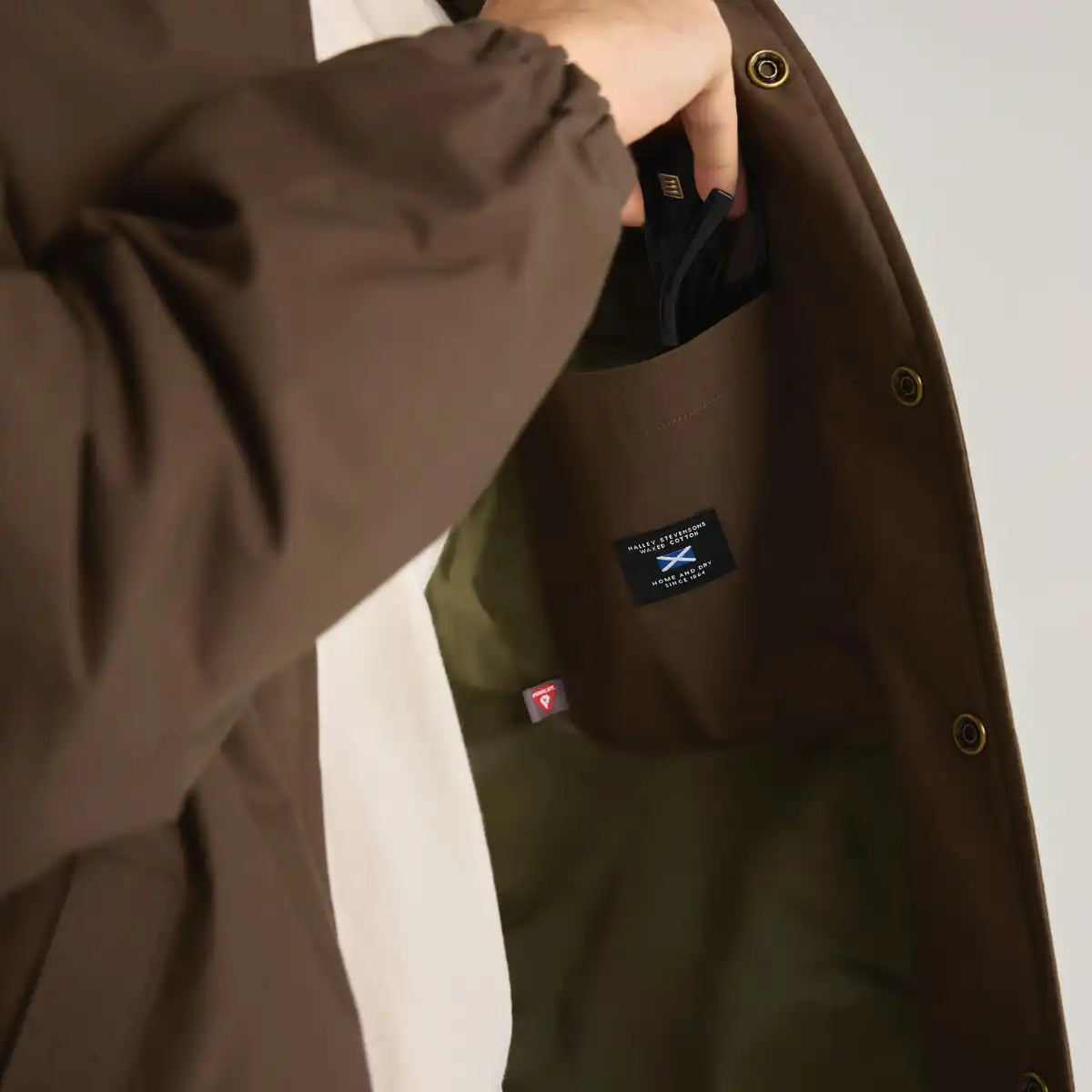 Men's Waxed Primaloft Coaches Jacket Brown - Image 10